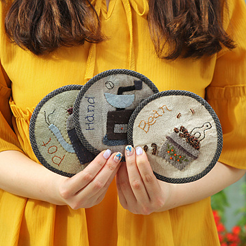 [바이핸즈] 퀼트패키지 소품 - 커피 프렌즈 (티매트)1 (개)