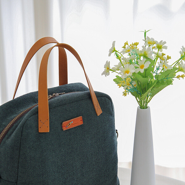 [바이핸즈] 퀼트패키지 가방 - 뽀글소녀 토트백