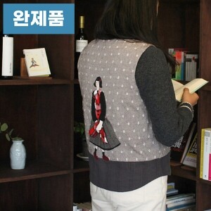 [바이핸즈] 퀼트완제품 소품 - 머플러 소녀 조끼와 퍼 목도리 세트 (개)