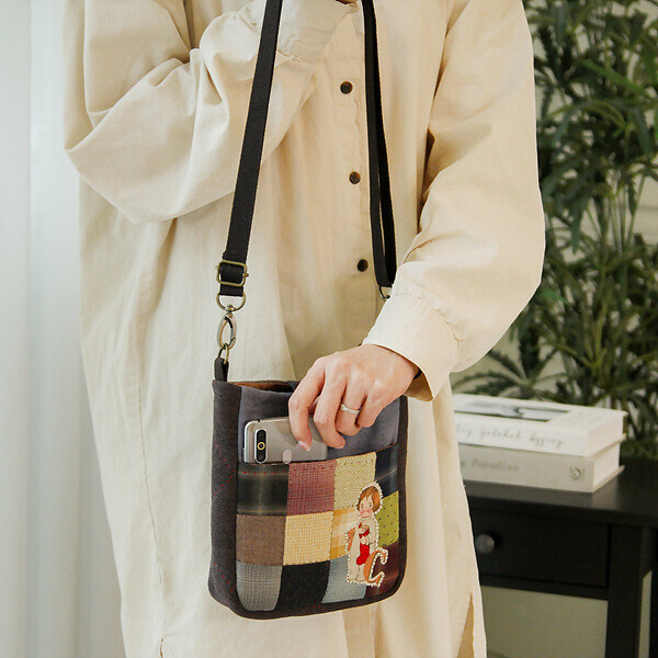 [바이핸즈] 퀼트패키지 가방 - 감성체크 숄더백