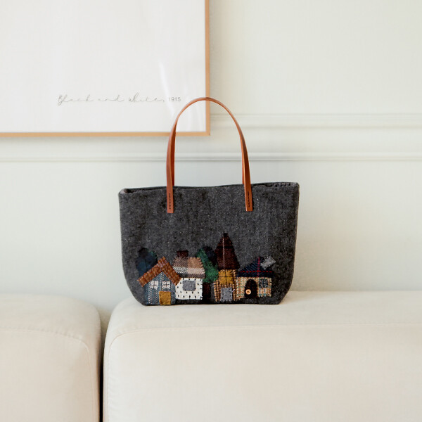 [바이핸즈] 퀼트패키지 가방 - 하우스 울체크 토트백