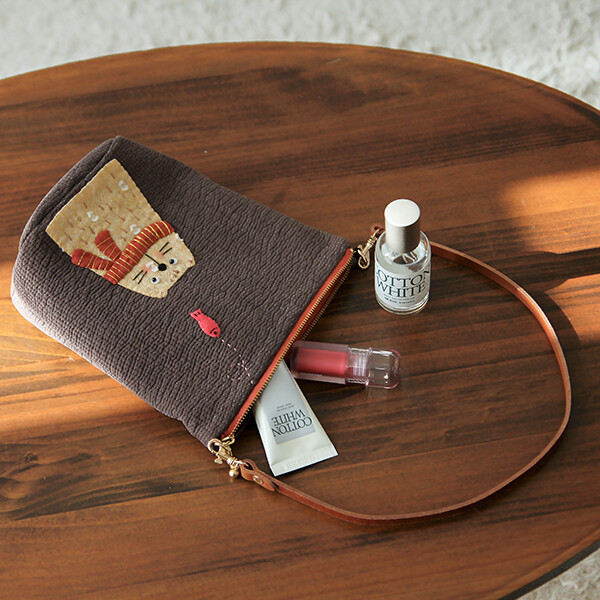 [바이핸즈] 퀼트패키지 가방 - 누빔 고양이 숄더백