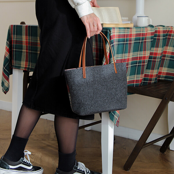 [바이핸즈] 퀼트패키지 가방 - 울체크 핸드메이드 토트백