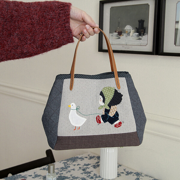 [바이핸즈] 퀼트패키지 가방 - 주근깨소녀 토트백