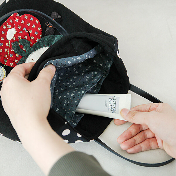 [바이핸즈] 퀼트패키지 가방 - 딸기소녀 토트백