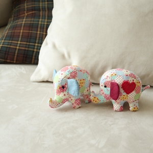 [바이핸즈] 퀼트패키지 소품 - 블라썸 코코 커플 세트 (개)