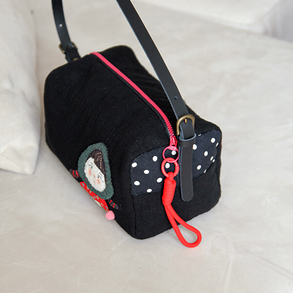 [바이핸즈] 퀼트패키지 가방 - 딸기소녀 숄더백