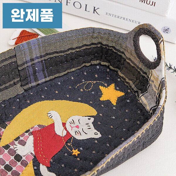 [바이핸즈] 퀼트완제품 소품 - 잠자는 고양이 바스켓