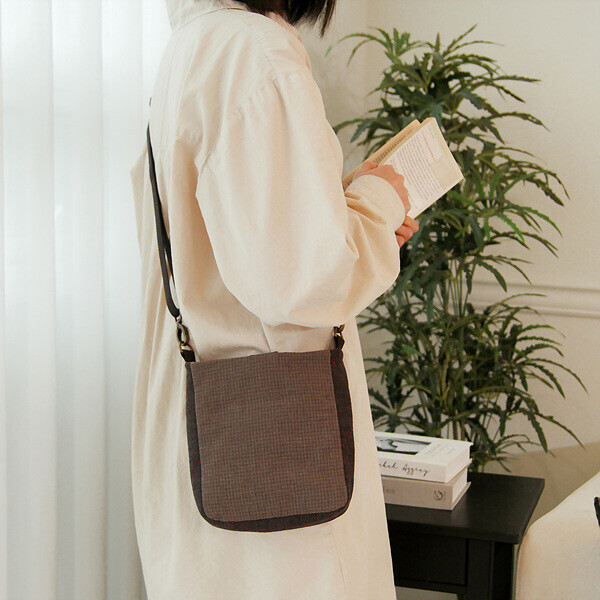 [바이핸즈] 퀼트패키지 가방 - 감성체크 숄더백